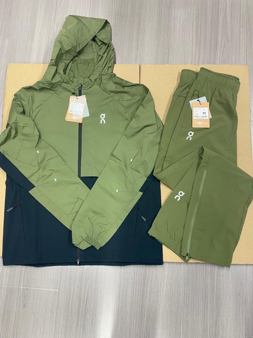 On Cloudtilt Tracksuit Set